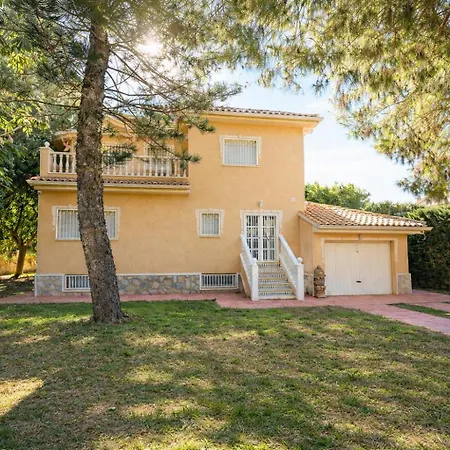 Golden Serenity Villa *